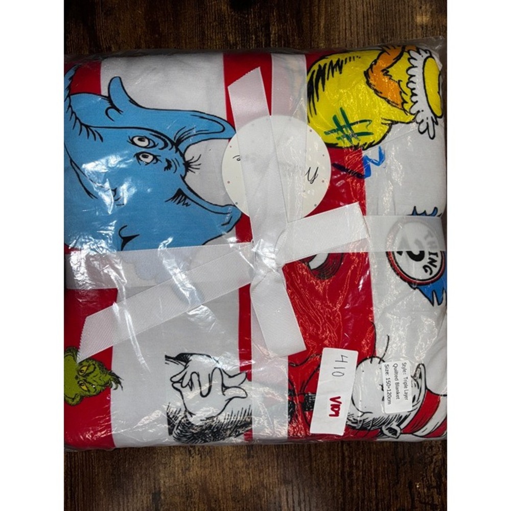 V109. Millie Rose‎ Dr. Seuss Quilted Bamboo Blanket 50x60 NIB